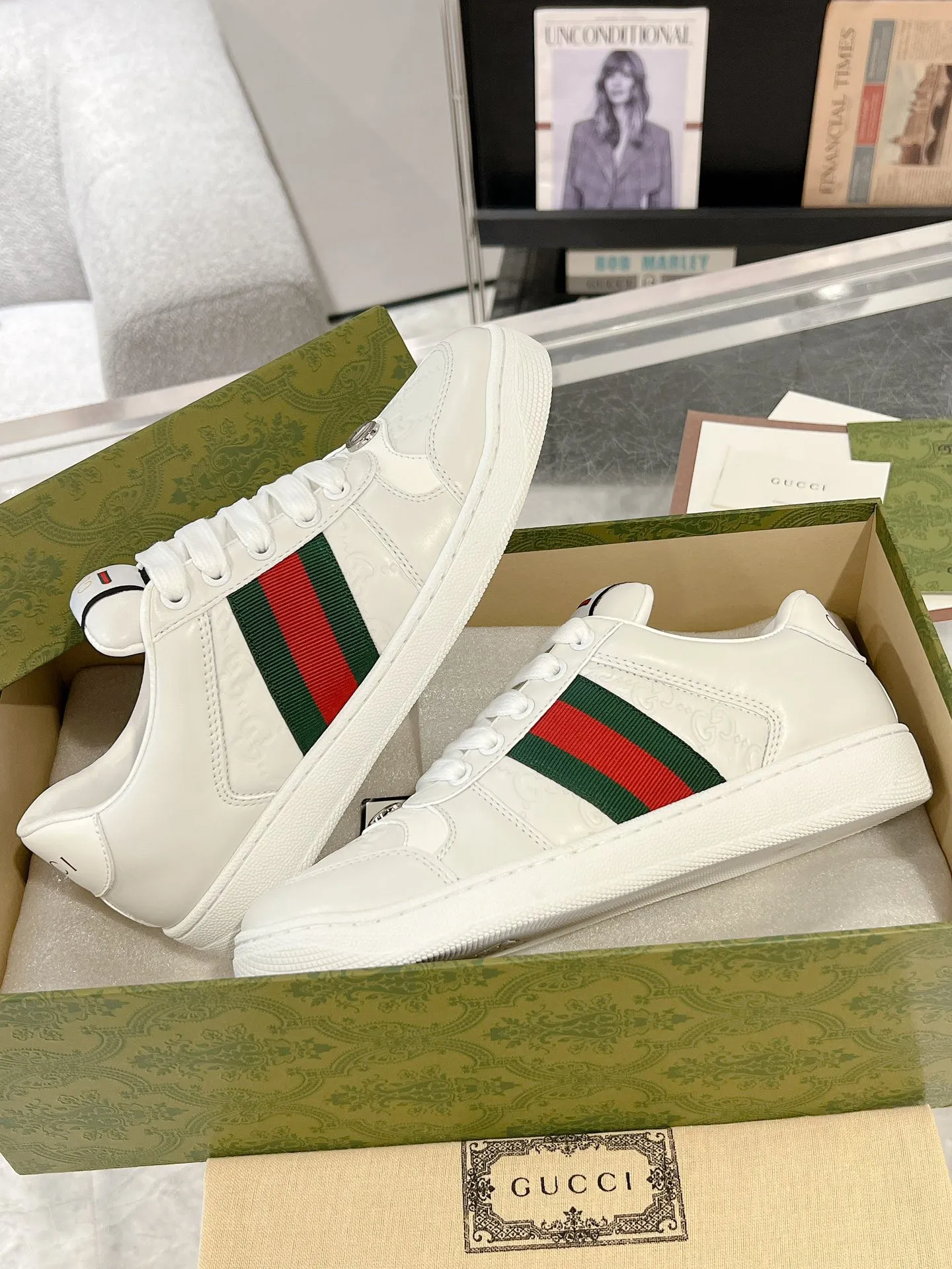 👟👟Ex-factory price 480👟👟 Couple style👫Gucci Gucci ❗️❗️New order shipped Original development Private mold making Correct last shape Hand-polished and distressed effect Correct details Complete accessories Imported leather/original towel lining crafted with craftsmanship Same size for men and women: 35-44